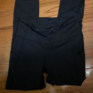 black cropped lulu leggings
